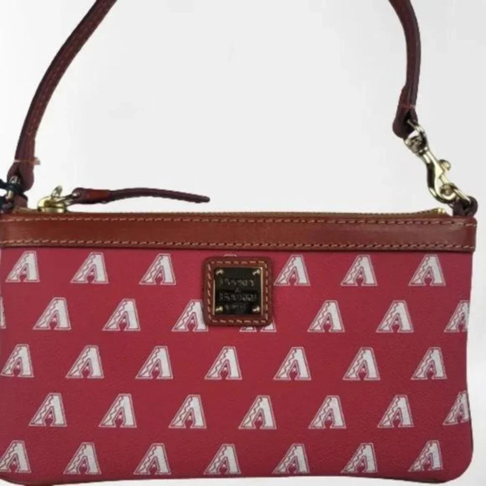 Dooney & Bourke reposhing this